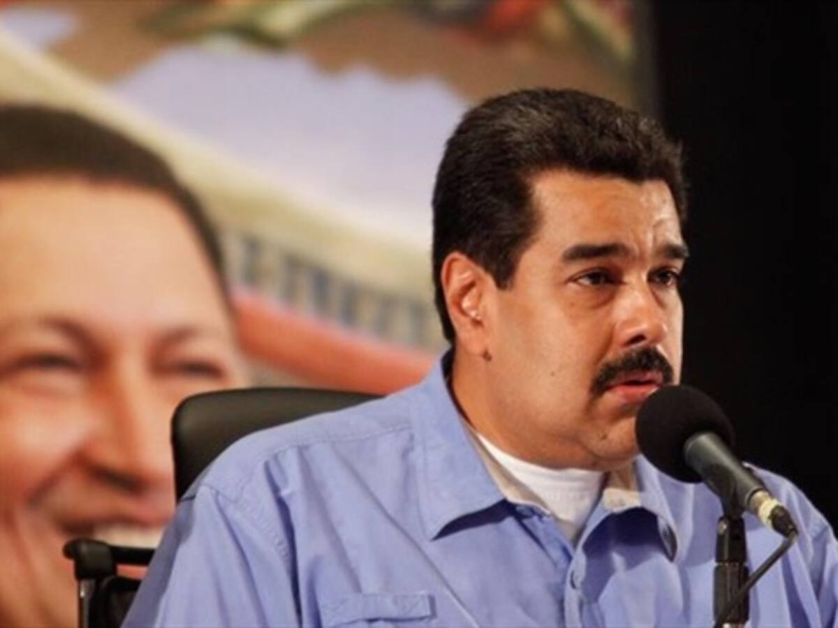 Con avión artillado iban a atacarme en Palacio Miraflores: Maduro