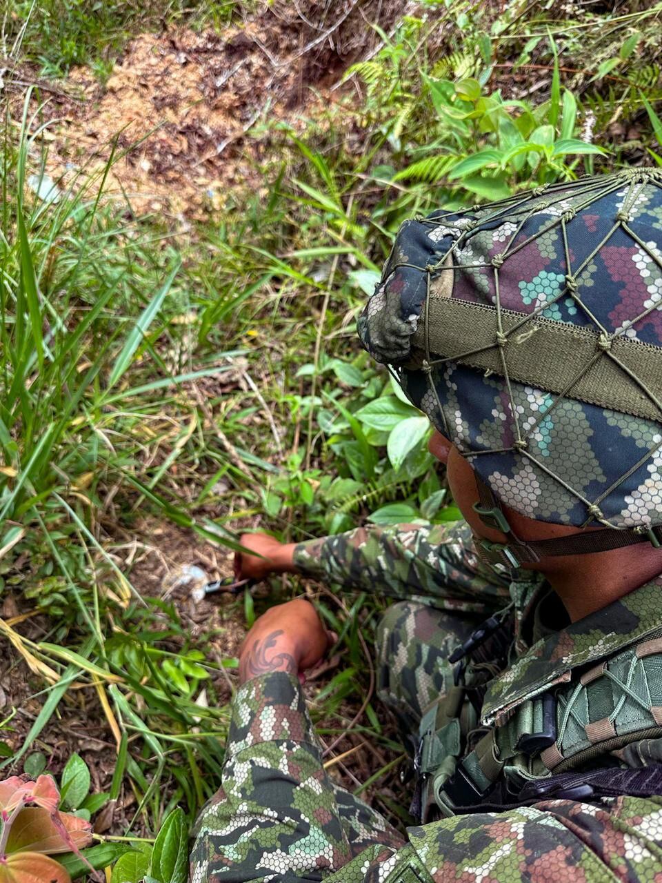 Desminado- foto Cuarta Brigada del Ejército