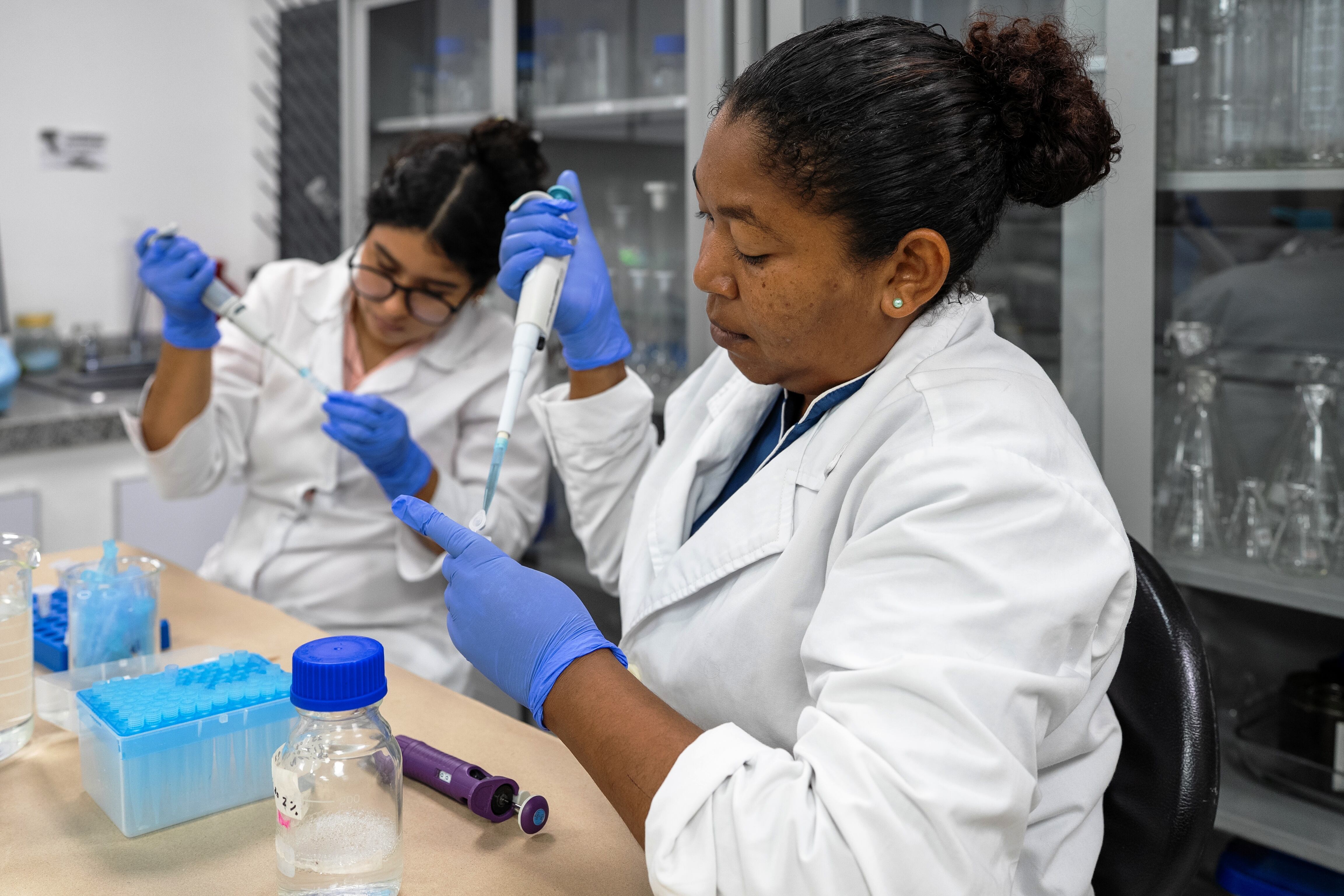 Unicartagena renueva Acreditación Internacional del programa de Química Farmacéutica