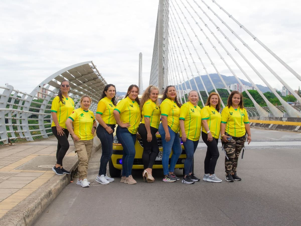 Guerreras Amarillas: el grupo de mujeres taxistas que recorre Bucaramanga con propósito social