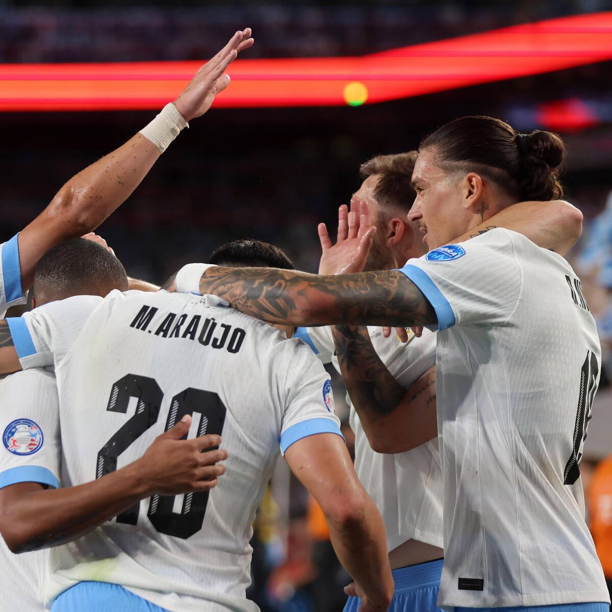 Uruguay golea a Bolivia y queda al borde de la clasificación a cuartos de la Copa América