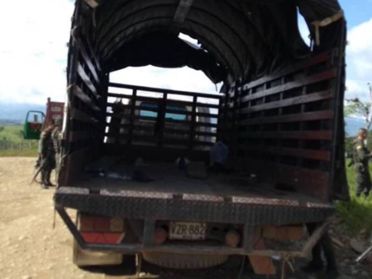 Seis policías heridos deja emboscada con explosivos en Mesetas, Meta