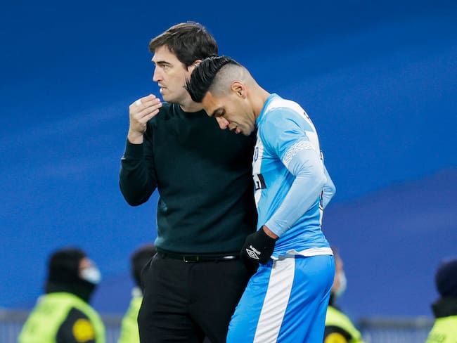 Andoni Iraola junto con Radamel Falcao García en el Rayo Vallecano. (Photo by David S. Bustamante/Soccrates/Getty Images)