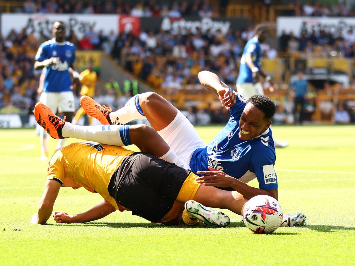 Yerry Mina pone al Everton a soñar con la permanencia en Premier