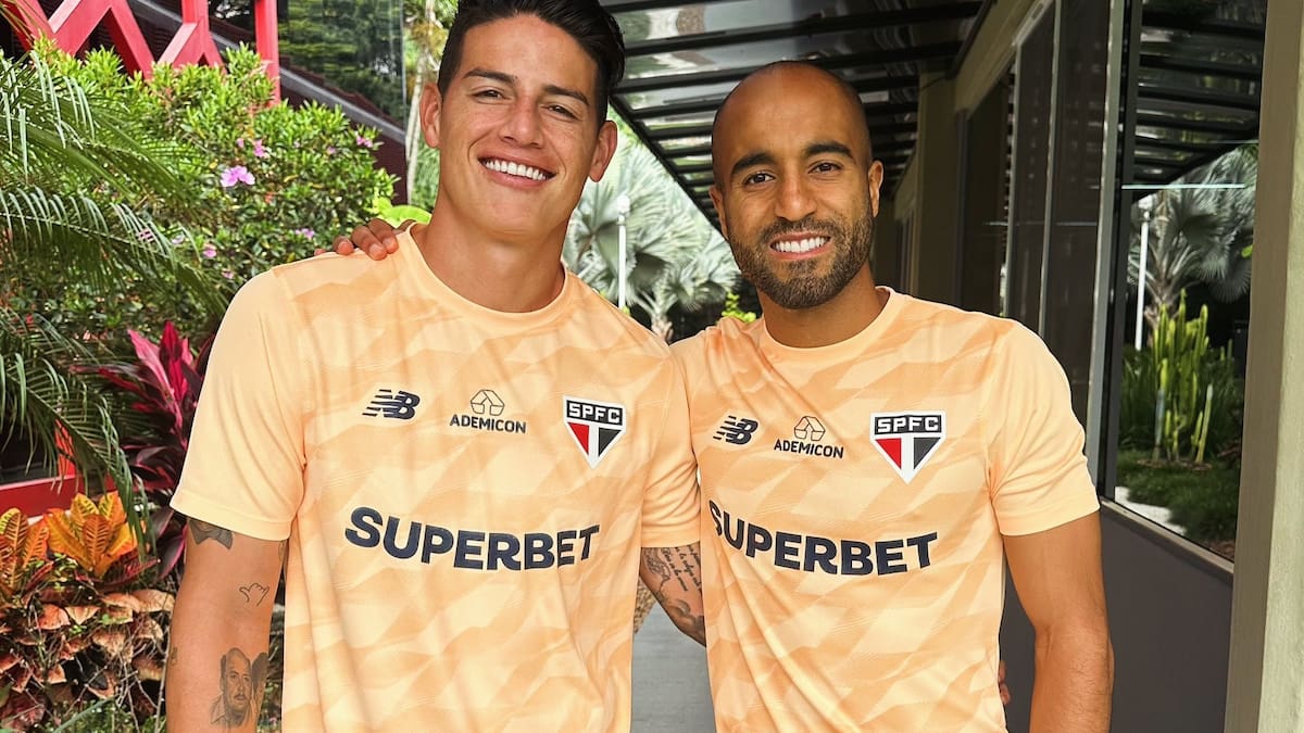 Compañeros de James Rodríguez celebran su permanencia en el Sao Paulo