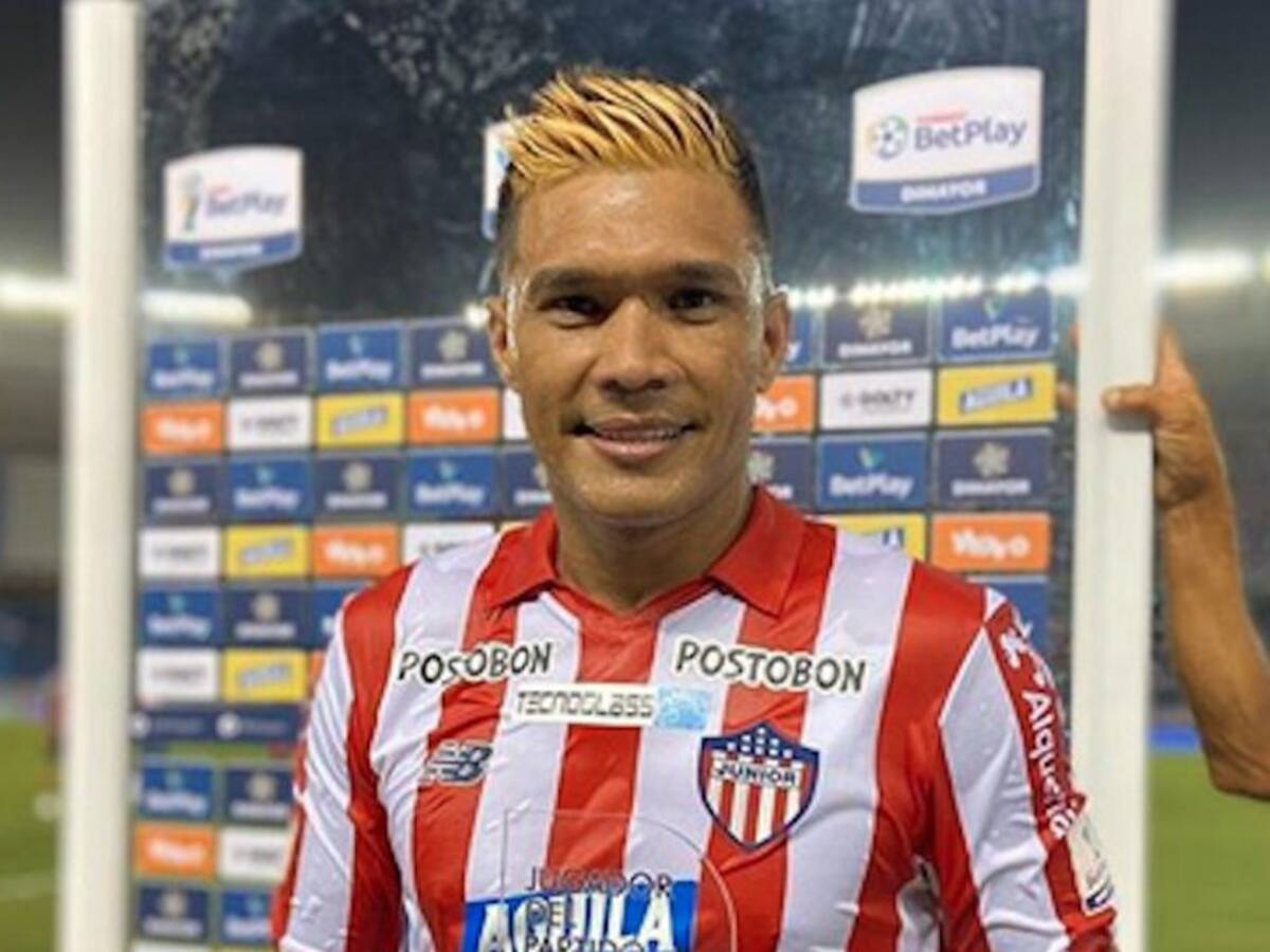 ‘Teo’ Gutiérrez donó mercados a los más necesitados en Barranquilla