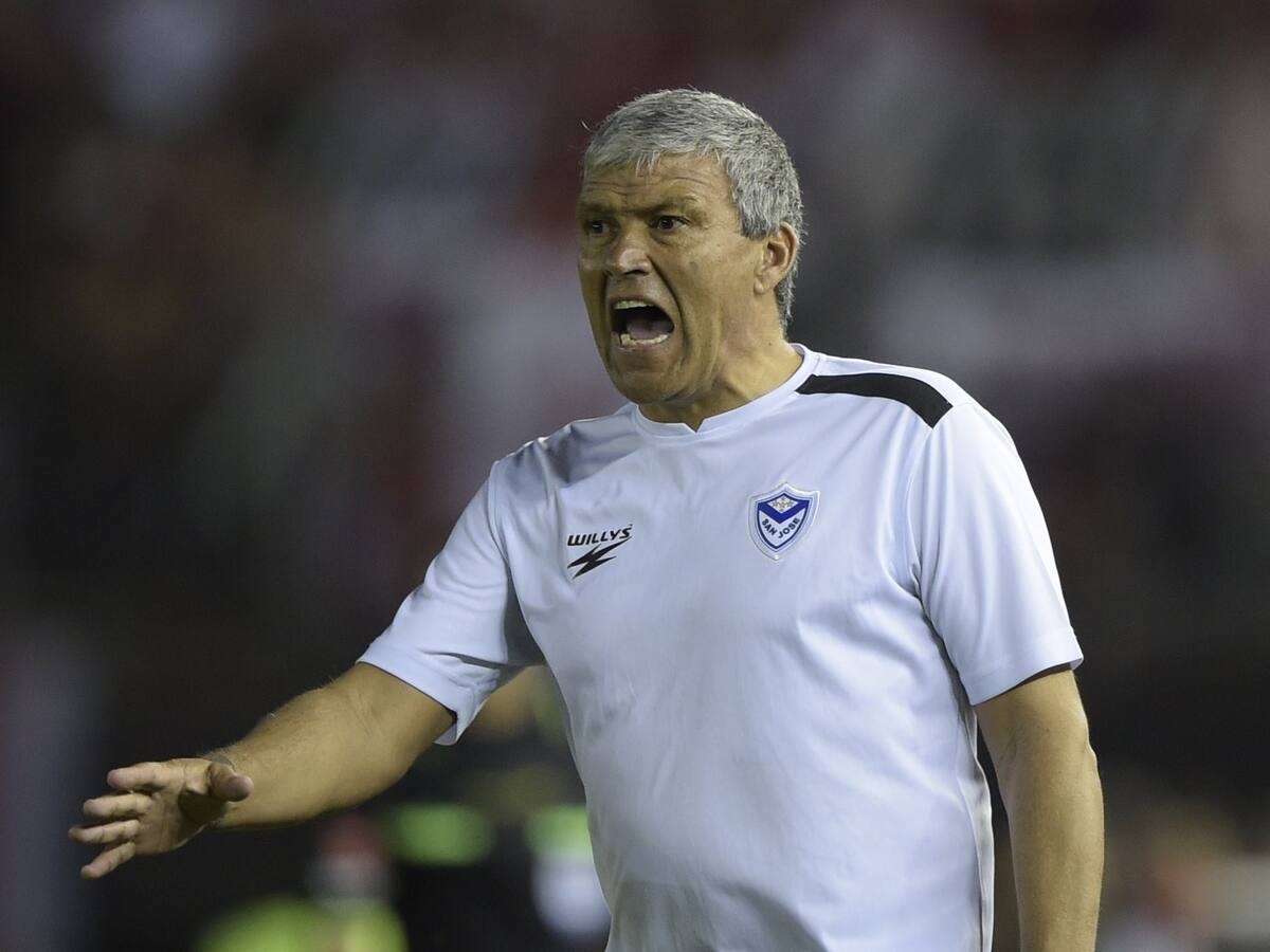 Néstor Clausen: “Messi era el jugador más importante y en esta Copa no ha aparecido”