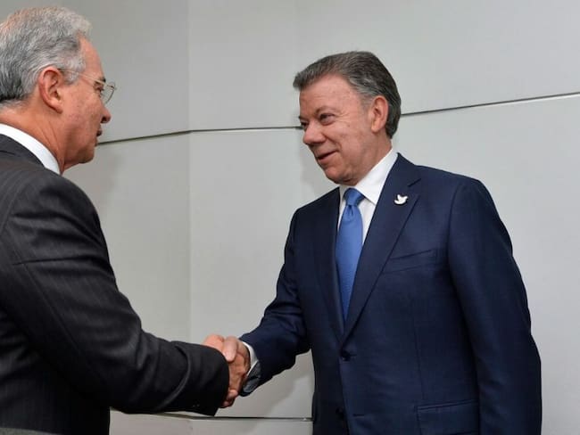 Gobernadores del país piden a Uribe y Santos dejar atrás la polarización