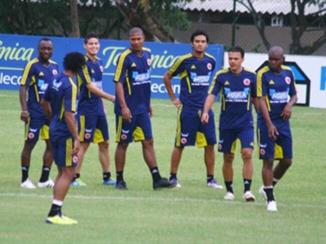 Aquivaldo Mosquera y Abel Aguilar regresarán a la titular de Colombia frente a Argentina