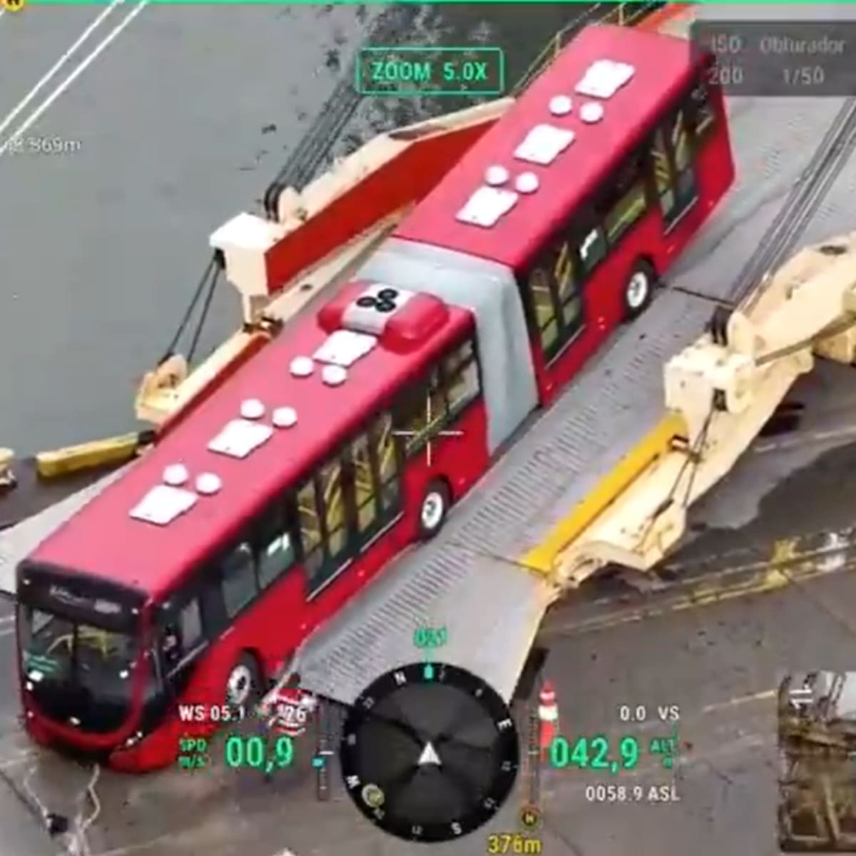 TransMilenio anunció que ya está en Colombia el primer articulado eléctrico: “Vienen nueve más”