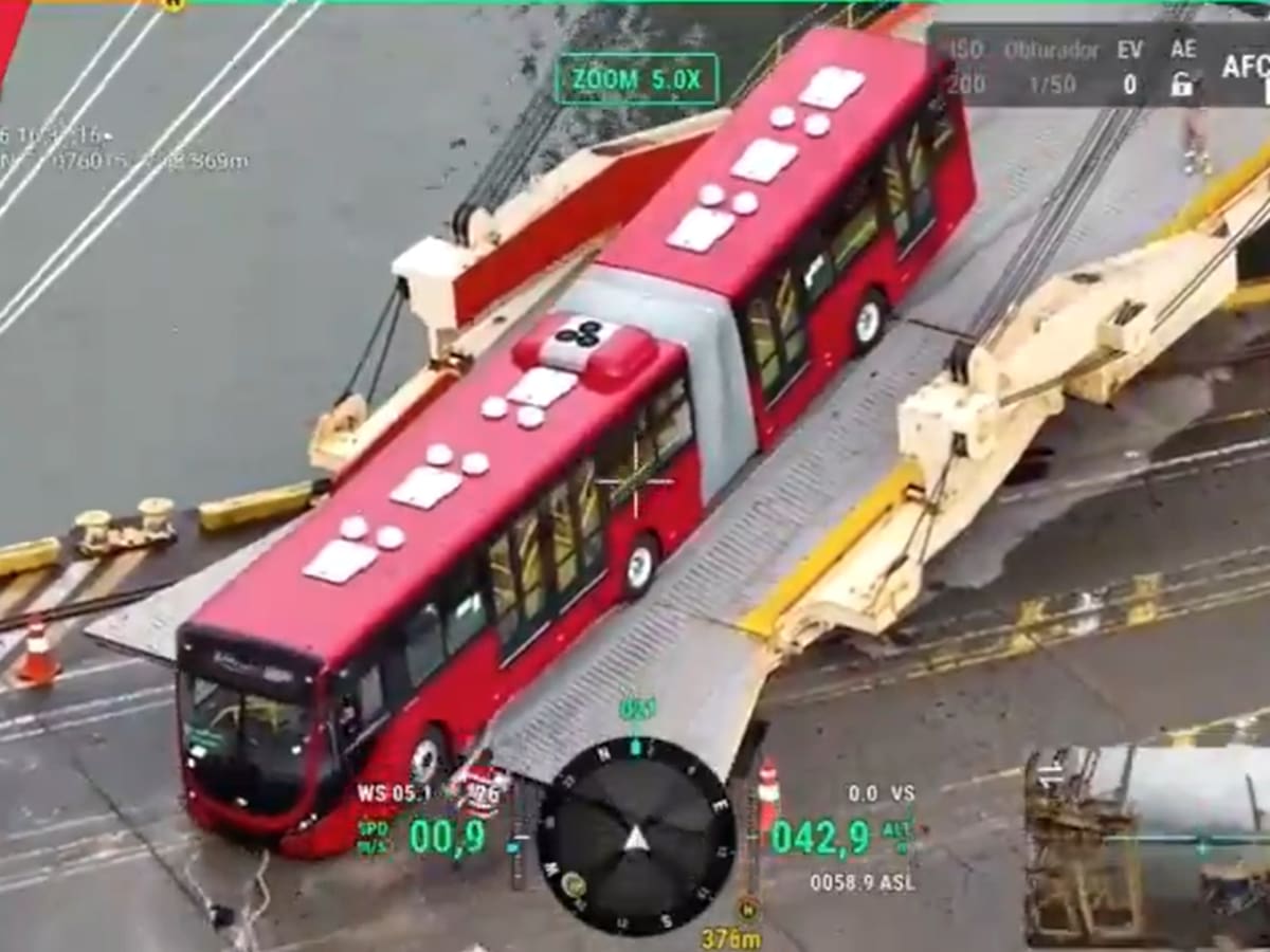 TransMilenio anunció que ya está en Colombia el primer articulado eléctrico: “Vienen nueve más”