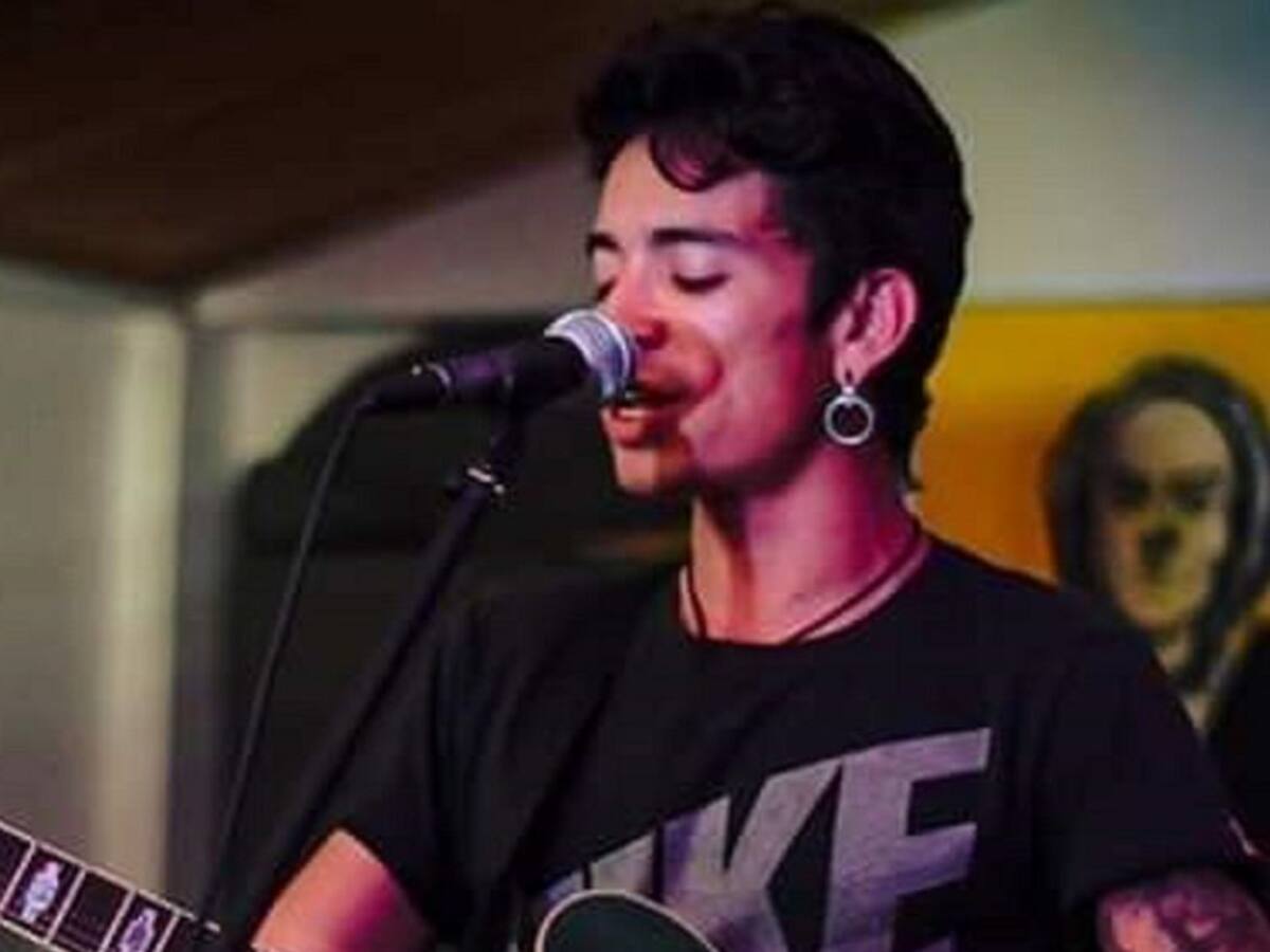 La música es fuente de inspiración: Artista callejero