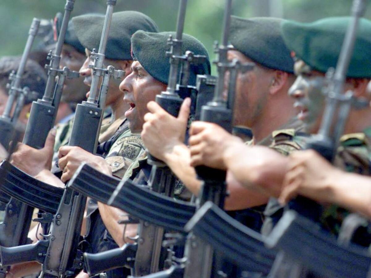 Disidencias acusan al ejército venezolano de violar el DIH