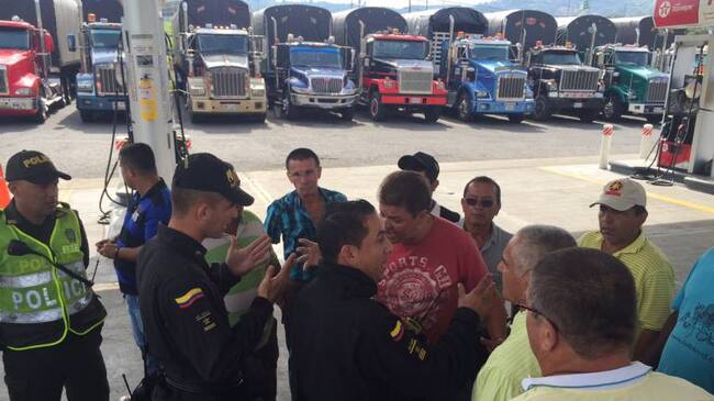 Los conductores y la Policía permanecen en 'tensa calma' en el sector de La Romelia.