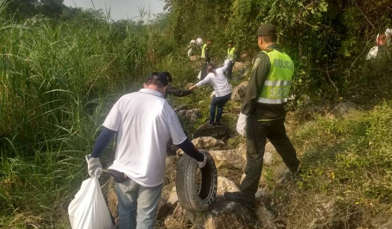 Autoridades ambientales y población civil realizaron  jornada de limpieza en el río Pamplonita. 