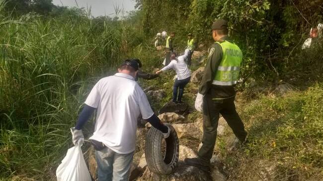 Autoridades ambientales y población civil realizaron jornada de limpieza en el río Pamplonita.
