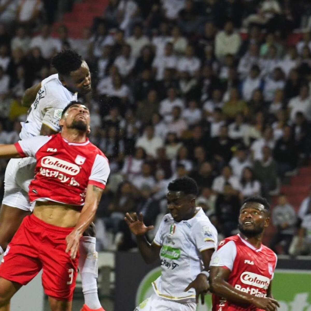 Santa Fe se mantiene en lo más alto del Grupo B tras empatar de visitante con Once Caldas