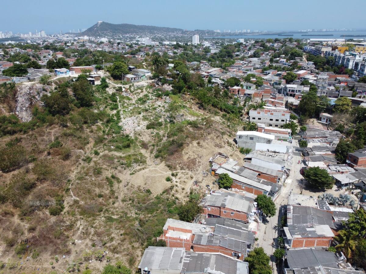 Destinan $400 millones para mitigación por deslizamiento en la Loma del Marión