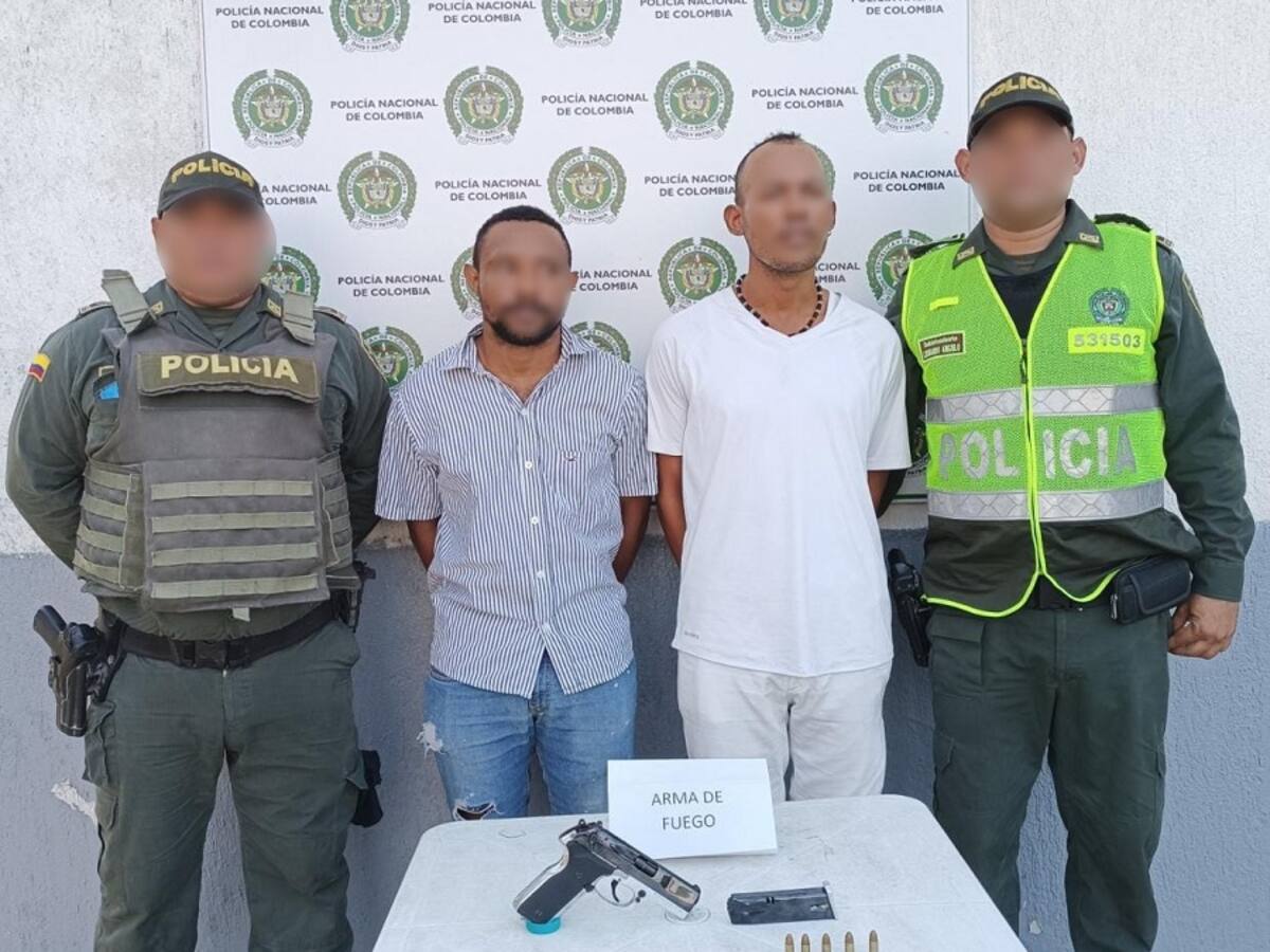 Cayeron dos presuntos sicarios con una pistola nueve milímetros en Cartagena