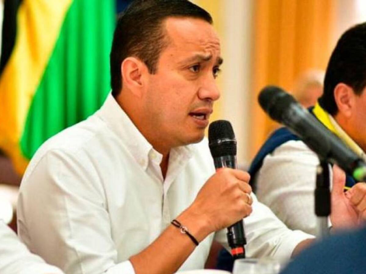 Gobernador pide consejo de seguridad con ministro de Defensa