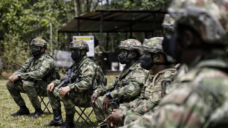 ¿Las Fuerzas Militares deberían participar en las negociaciones de paz con el ELN?