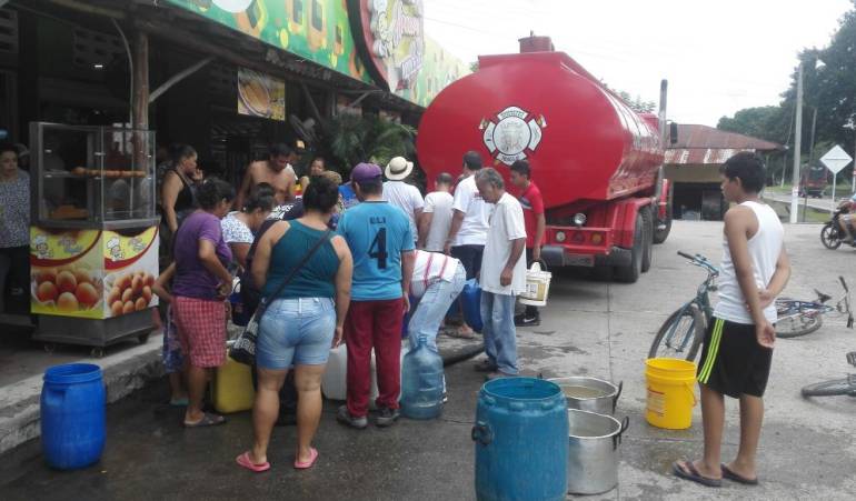 Carrotanque en Armero Guayabal.