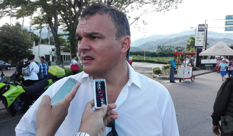 Victor Bautista delegado de la cancillería colombiana