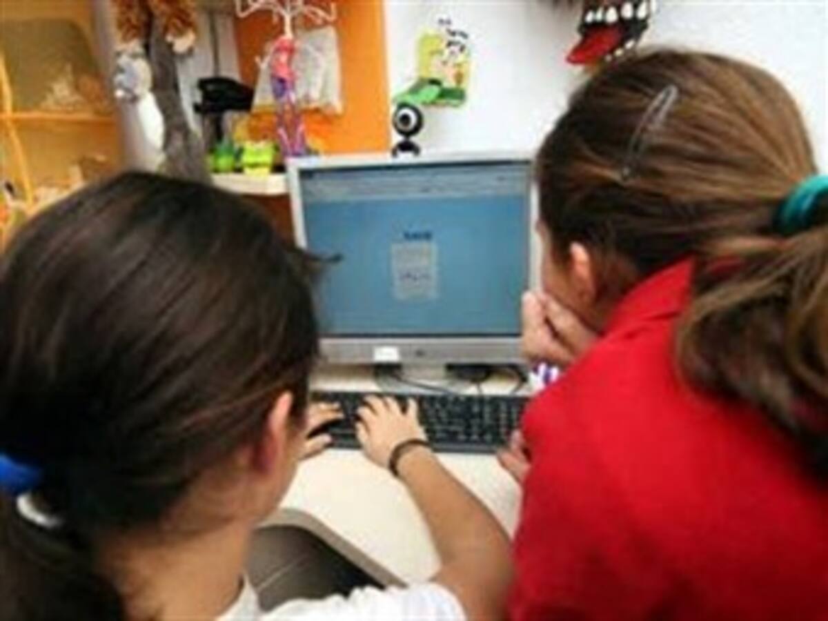 Internet y las redes sociales, una amenaza para los menores que los padres deben vigilar