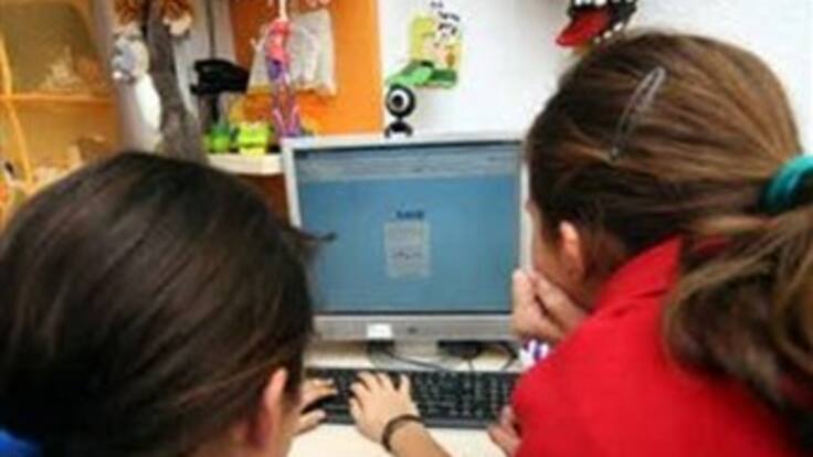 Internet y las redes sociales, una amenaza para los menores que los padres deben vigilar