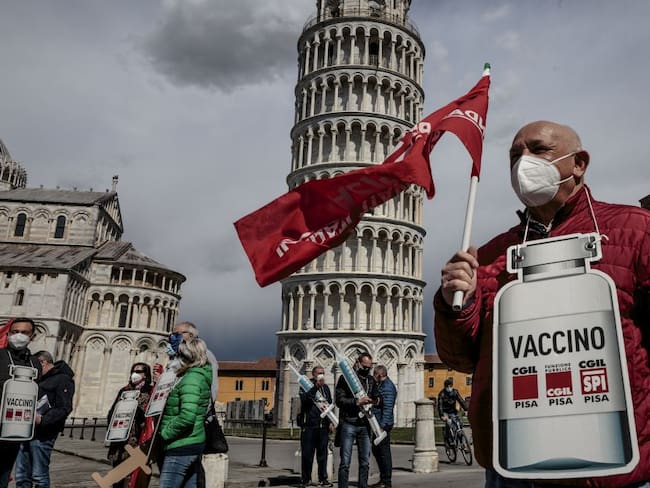 Protesta en Italia para exigir la vacuna a trabajadores 