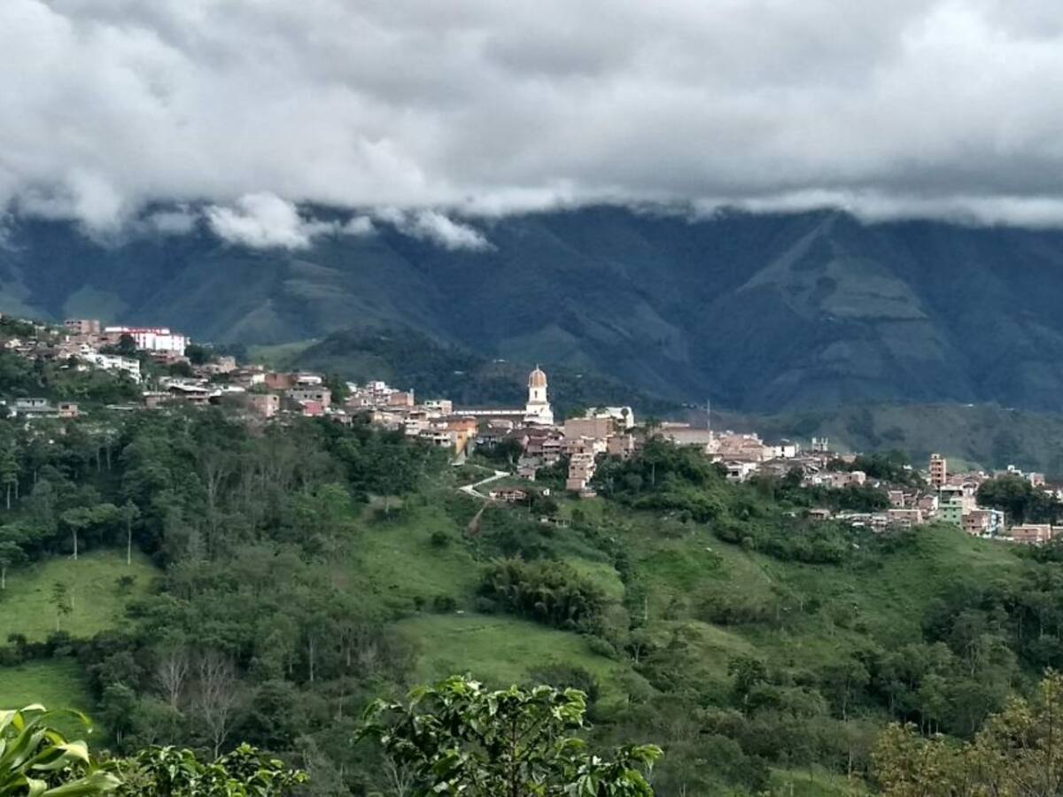 De los 48 profesores amenazados en Ituango 6 tienen traslado asegurado