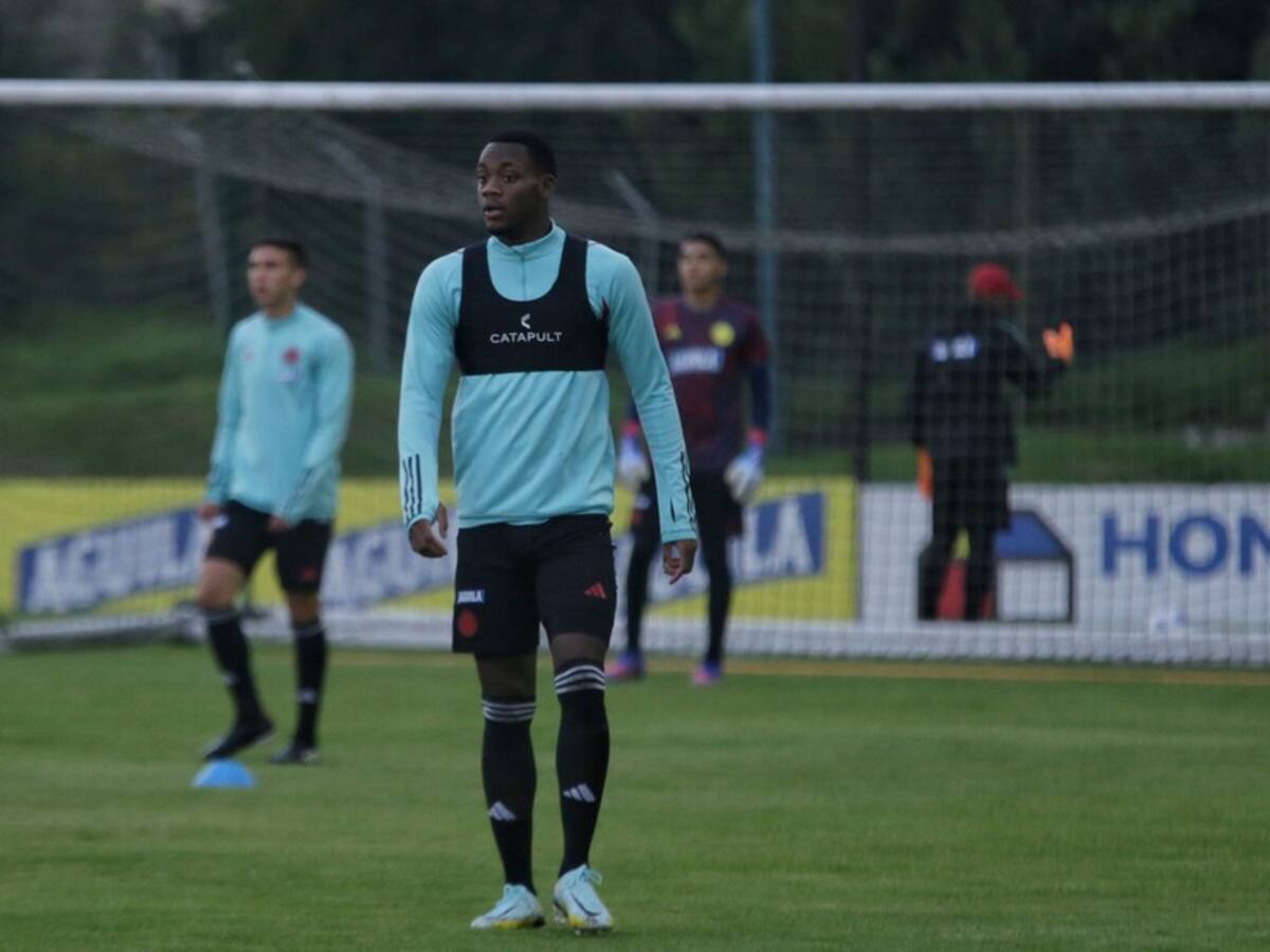 Malas noticias para Colombia en el Sudamericano: Jhon Durán se queda en Inglaterra