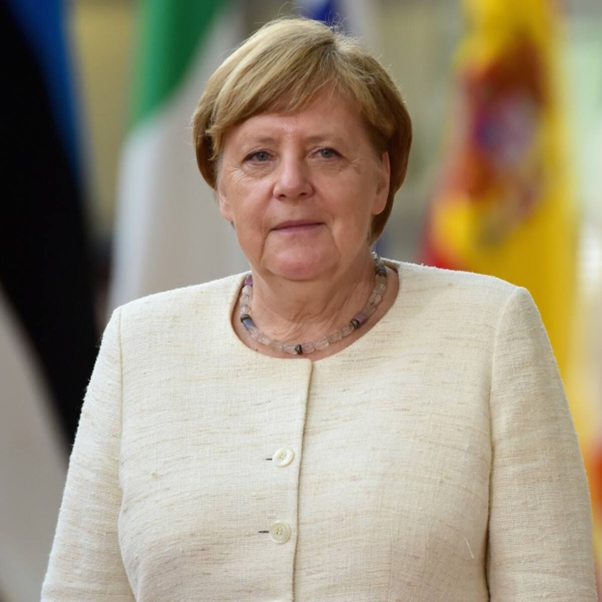 Merkel cede ante presiones de EE.UU. y limita tecnología 5G de Huawei