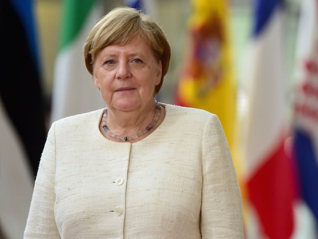 Merkel cede ante presiones de EE.UU. y limita tecnología 5G de Huawei