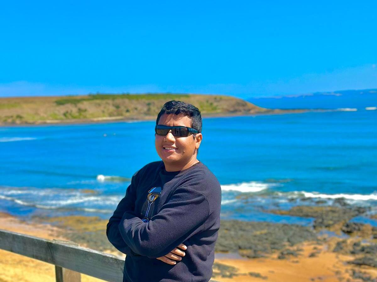 Periodista colombiano cumplirá un año en el exilio exterior tras amenazas de muerte