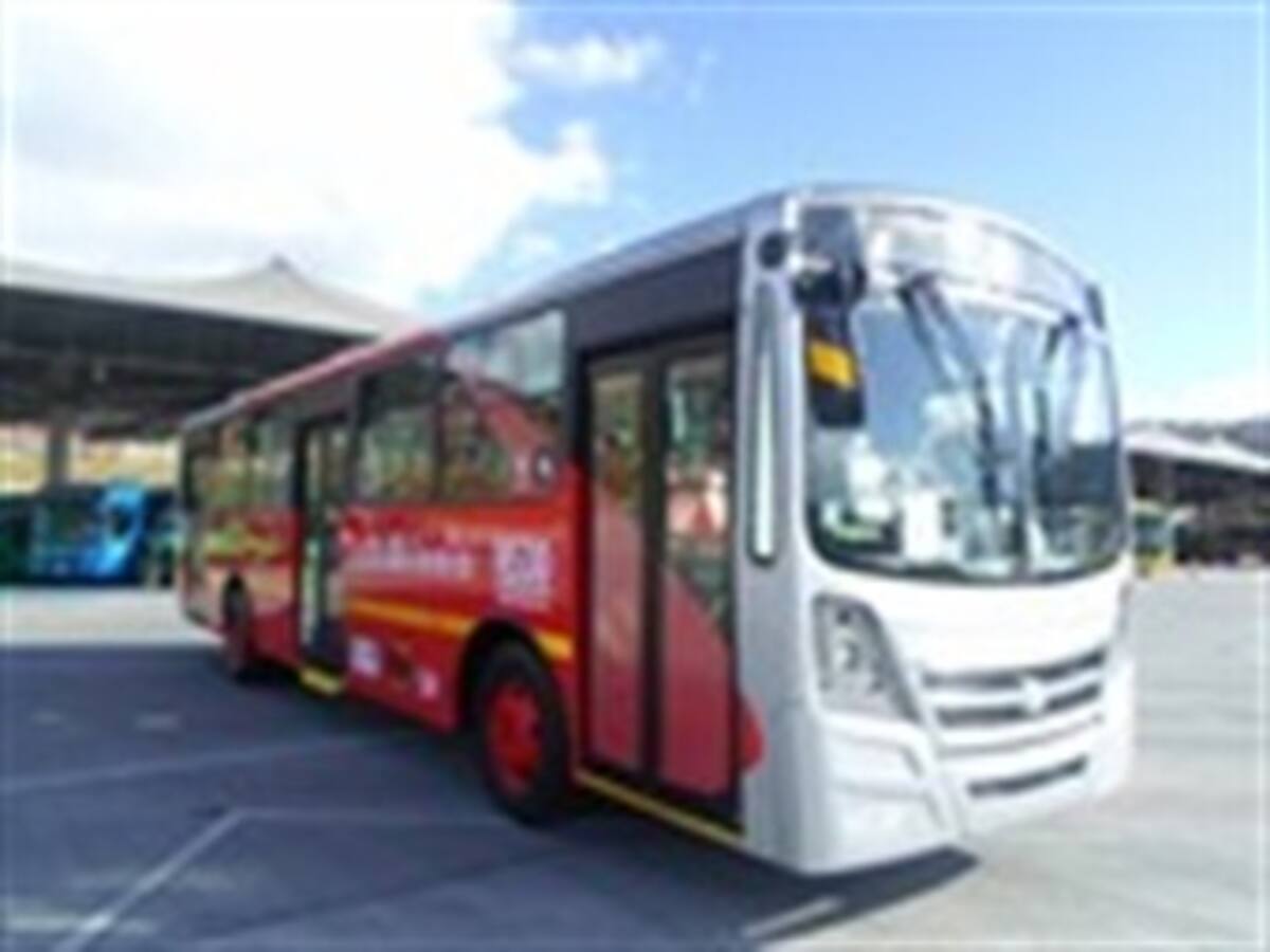 Recorrido de prueba del primer bus 'ecológico' por la Carrera Séptima