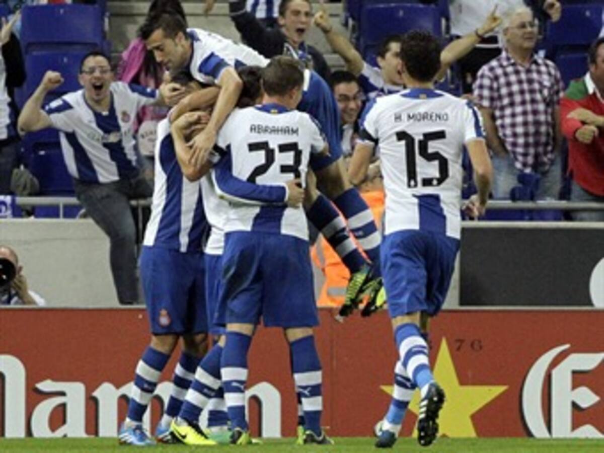 Atlético cae ante Espanyol y deja como líder solitario a Barcelona