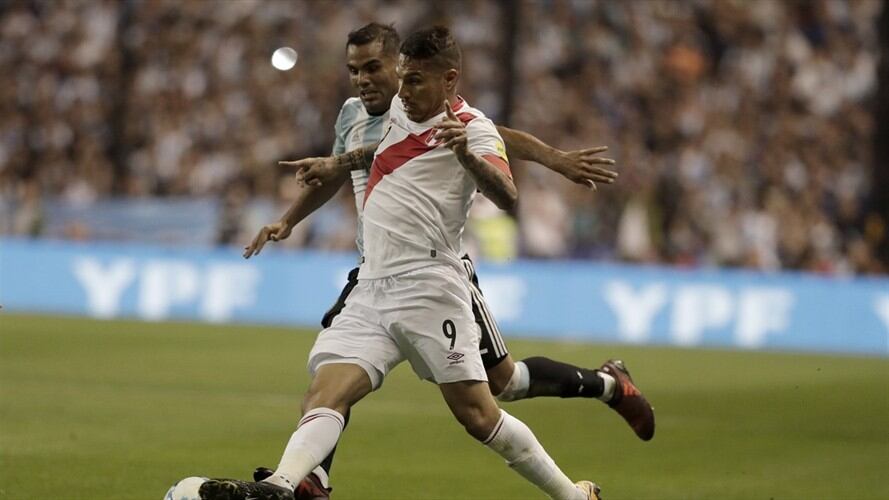 Paolo Guerrero, jugador de la Selección de Perú. Foto: Associated Press - AP