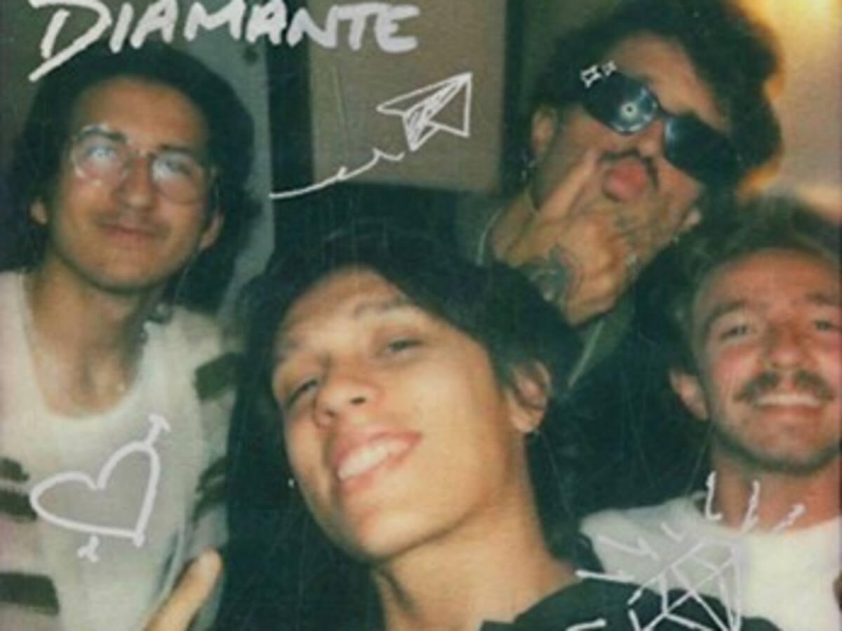 El grupo de Bogotá, TIMØ a son de cumbia celebra el gol de LUCHO DIAZ