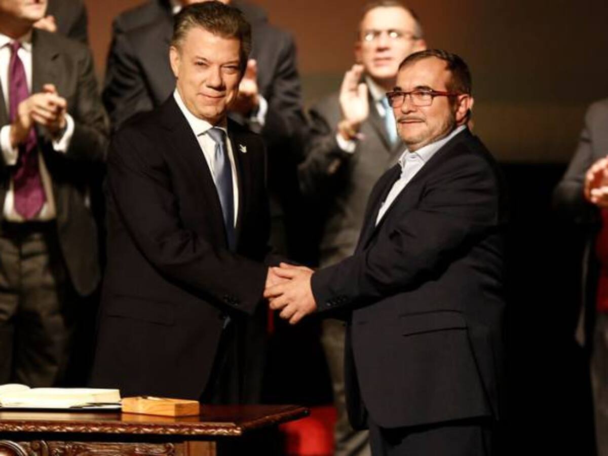Santos y Timochenko analizarán esta tarde salidas a los tropiezos de la implementación