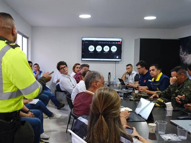 Después de casi un mes la vía Bucaramanga-Barrancabermeja sigue cerrada: convocan PMU