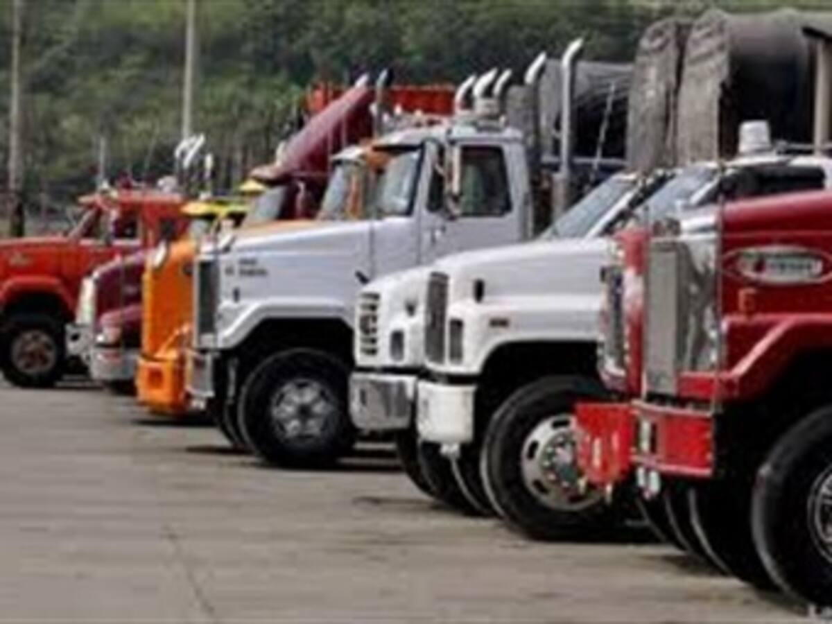 Camioneros del país también se irían a paro