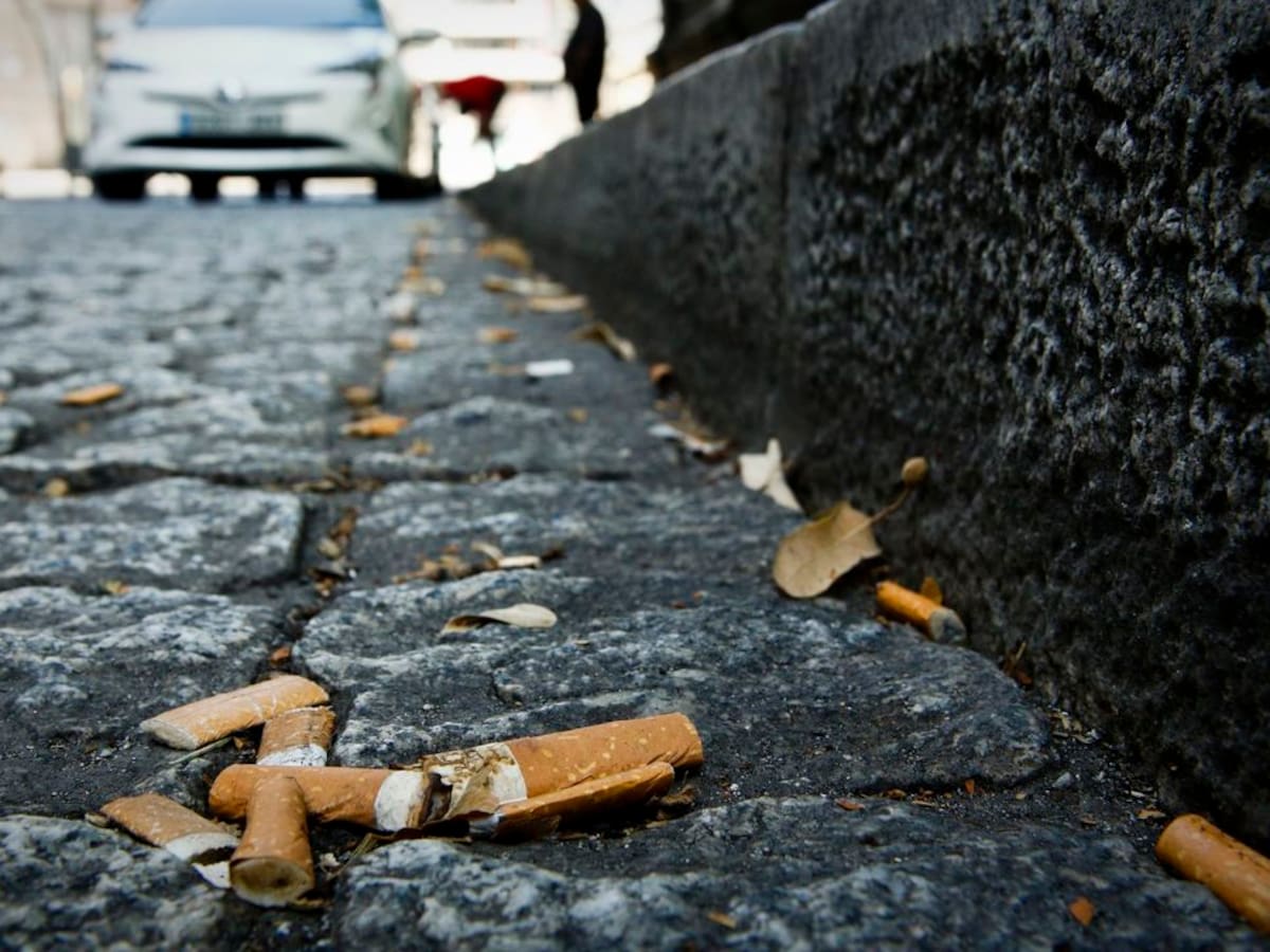 Iniciativa en Bogotá reduce el número de colillas de cigarrillo en las calles