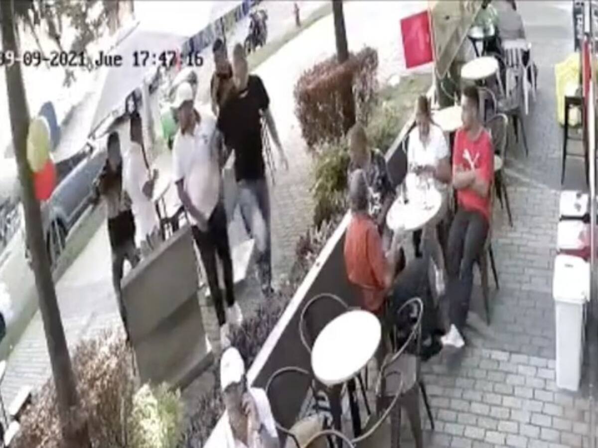En video quedó registrado atraco a Macnelly Torres en Medellín