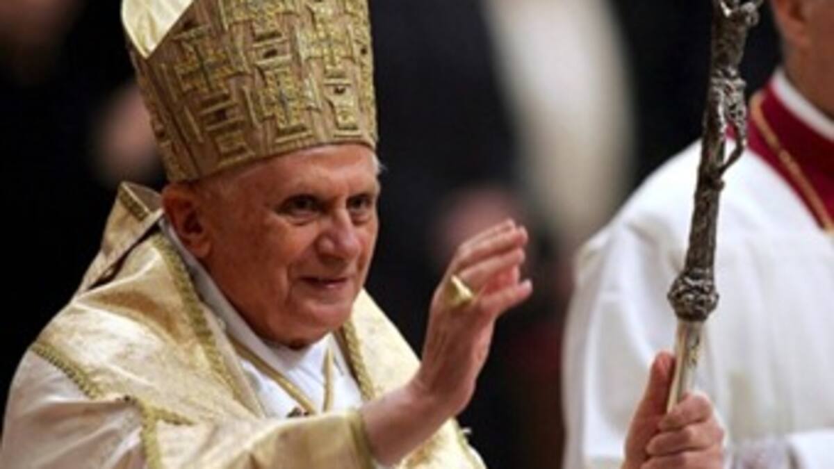 Benedicto XVI deplora asesinato de uniformados y clama por la paz en Colombia
