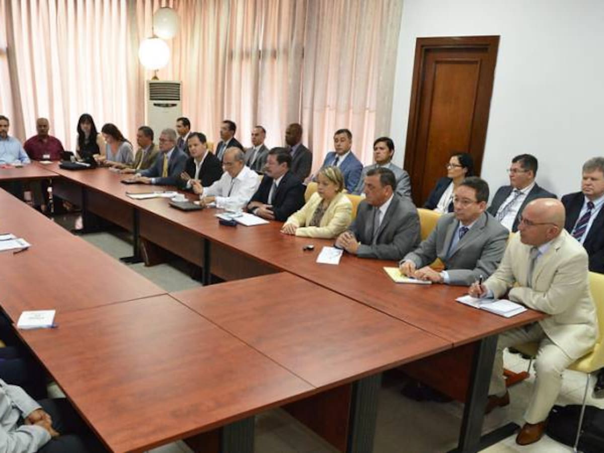 Delegaciones de gobierno y Farc asistirán a juego de béisbol entre EE.UU. y Cuba