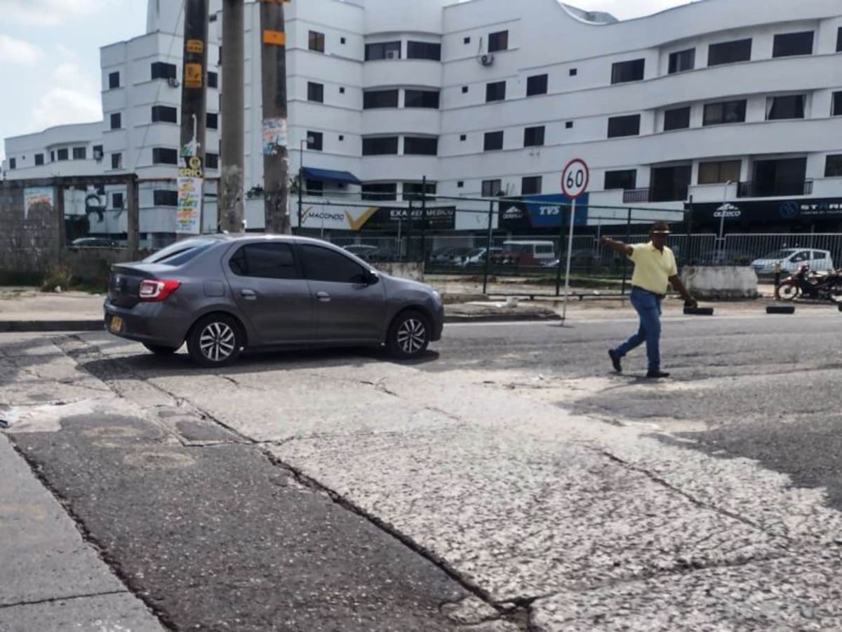 Críticas por rápido deterioro de asfalto en sector de Ronda Real