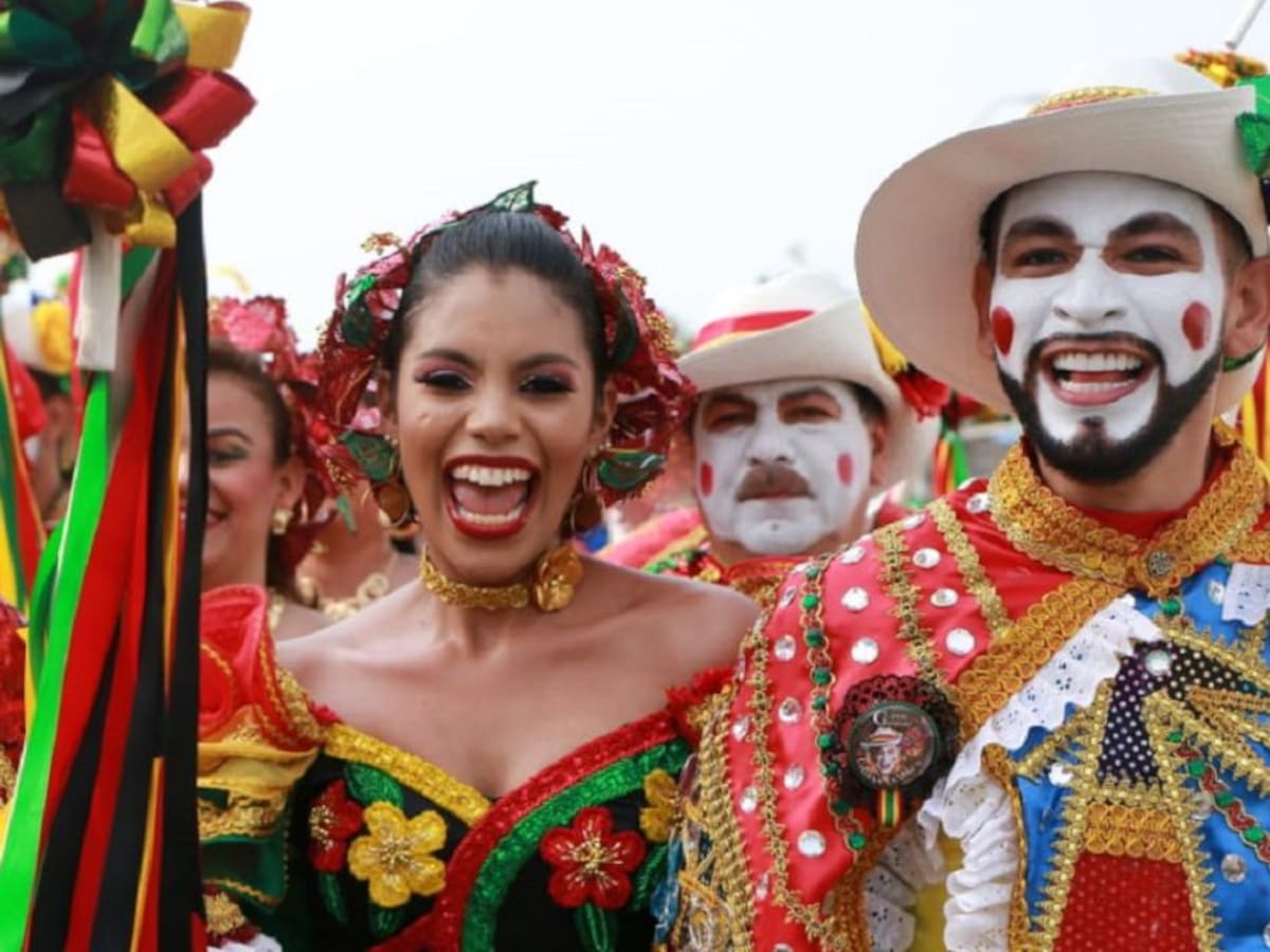 Todos alegres disfrutando del Carnaval