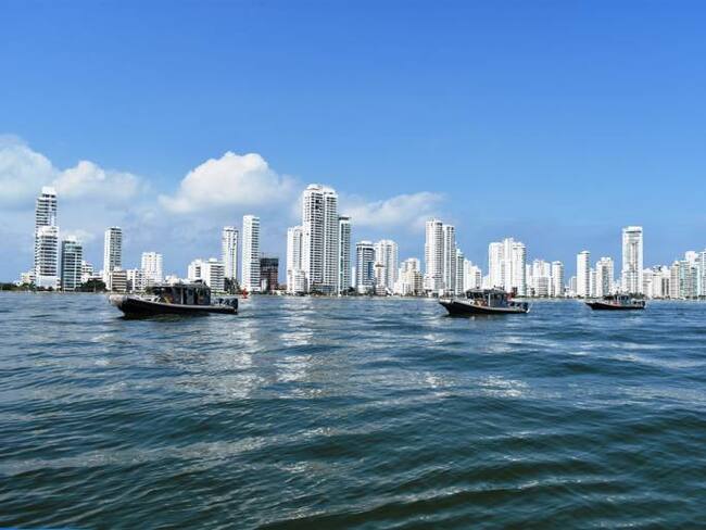 Armada Nacional lidera limpieza subacuática y terrestre en Playa Blanca en Cartagena