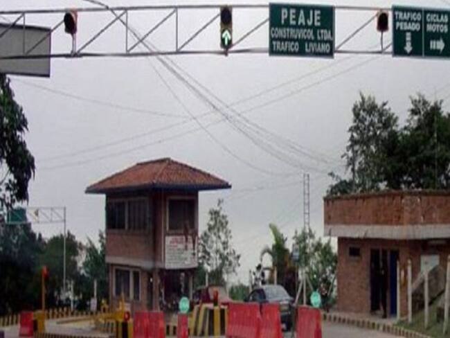 Advierten pérdidas económicas por cierre vial en la Mesa de los Santos